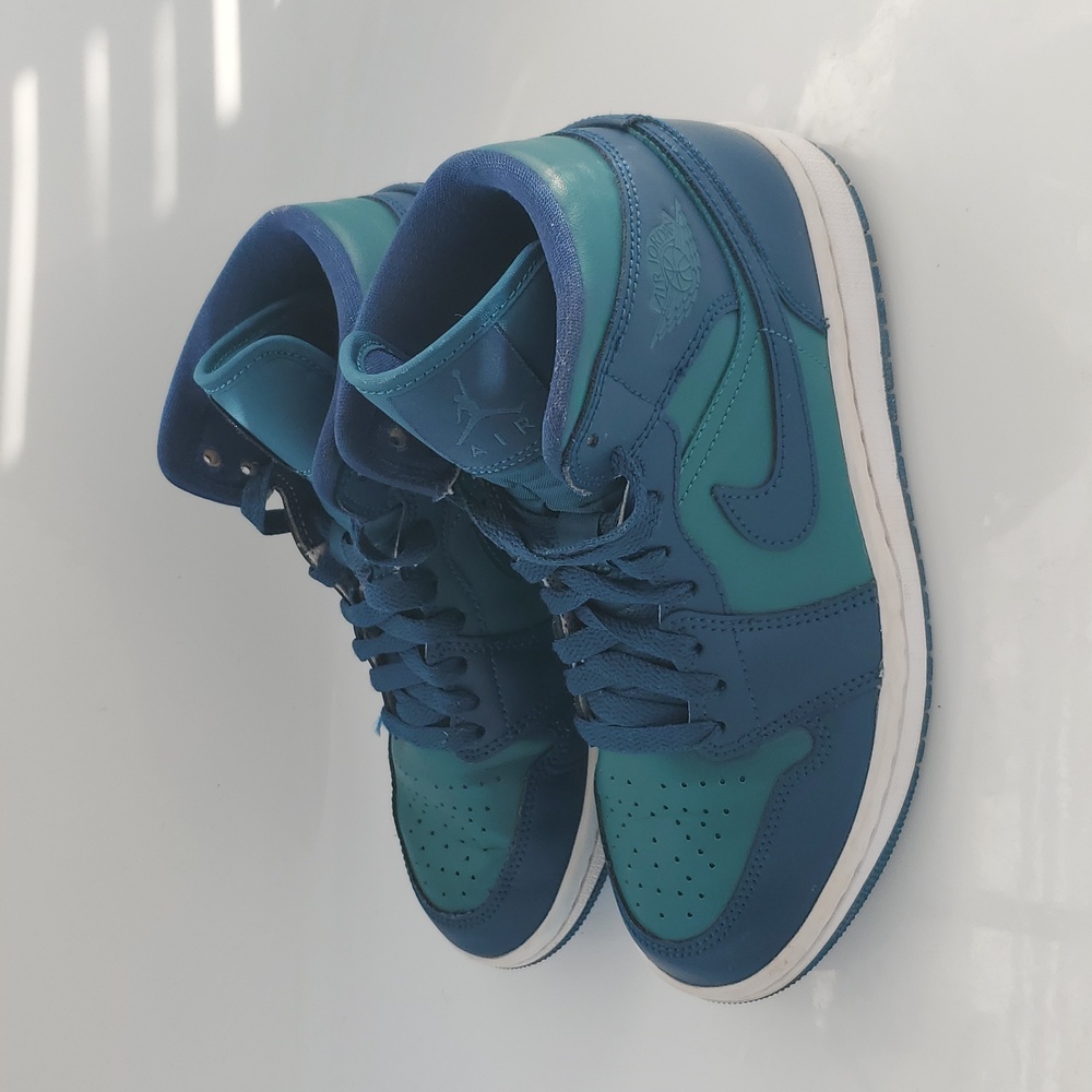 Nike Air Jordan 1 Mid Size 6.5 Women, Men 4